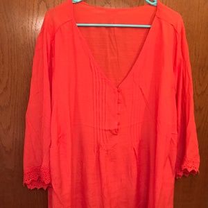 Lightweight 3/4 length sleeved tunic